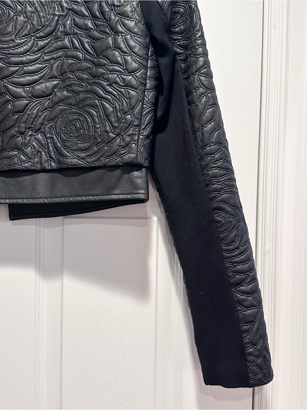 BCBG MaxAzria DUKE Cropped Faux Leather Jacket Embossed Rose Pattern MEDIUM - Picture 8 of 16